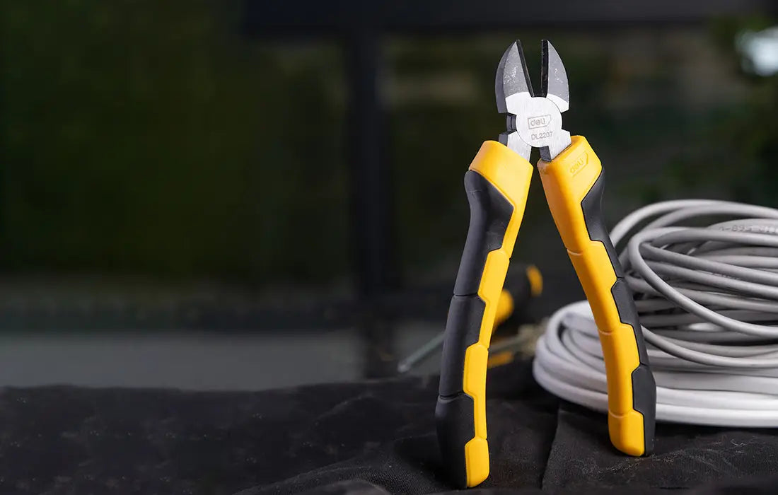 Diagonal Pliers 7’’ Deli Tools EDL2207 (yellow)