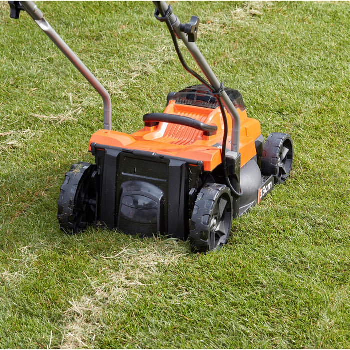 BATTERY MOWER BLACK&DECKER BCMW3318L2-QW 18 V, MOWING WIDTH 33.00 cm, NUMBER OF BATTERIES 2, 2.50 Ah