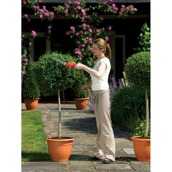 BATTERY SHEAR BLACK&DECKER GSL700-QW 7 V, 1.20 Ah, WORKING WIDTH WITH SHRUB BLADE 150 mm, WORKING WIDTH WITH GRASS BLADE 100 mm