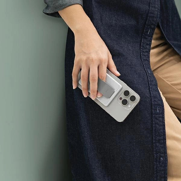 Uniq Heldro ID magnetic wallet with support and band - black