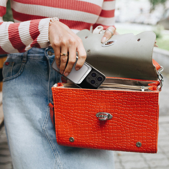 Powerbank Wozinsky WLWP-10KA0Y3WS 22.5W PD Qi2 10000 mAh, with stand, 1x USB-A, 1x USB-C - white