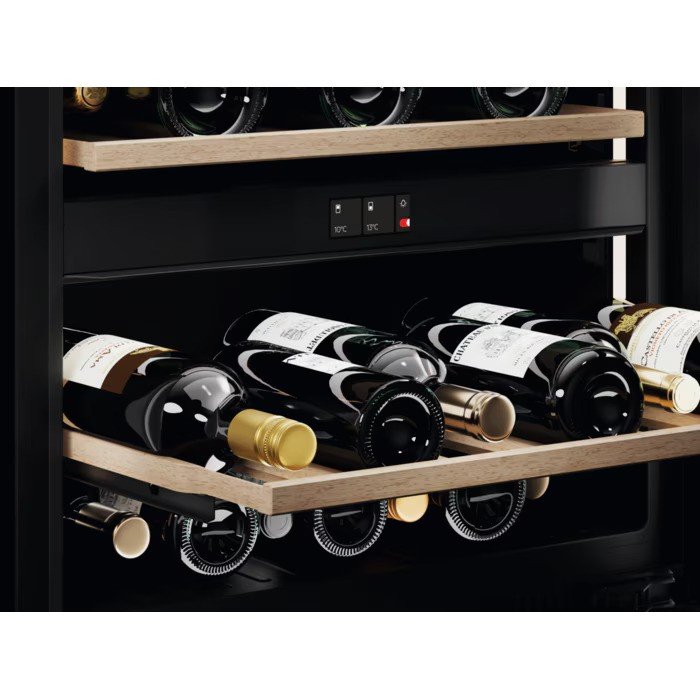 Built-in refrigerator AEG AWCD280B6B, 81 l, F, Yes