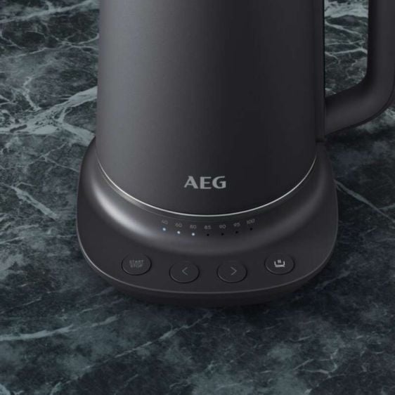 Electric kettle AEG K7-1-6BP