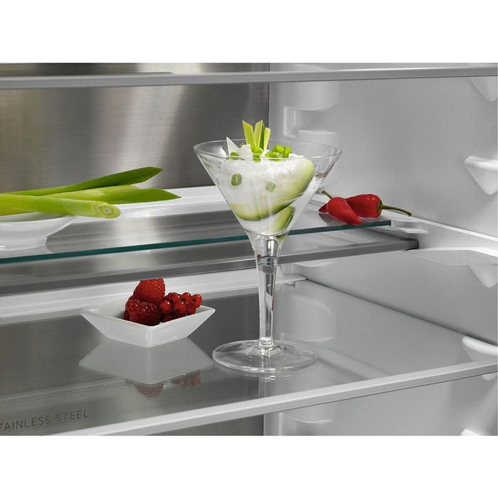 Built-in refrigerator AEG NSC8M191DS