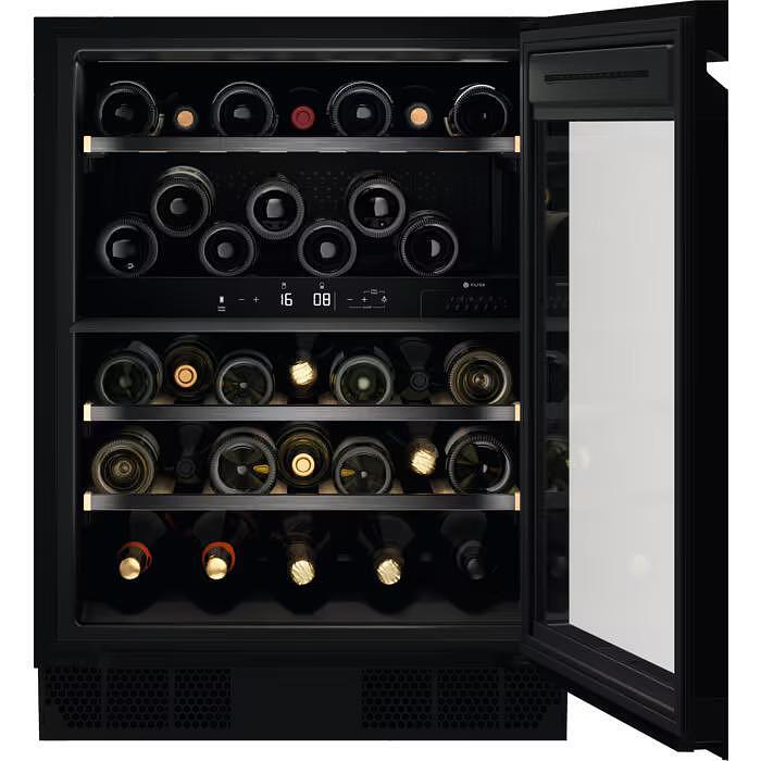 Built-in refrigerator AEG NSW8D826GT (ST), 122 l, G, Yes