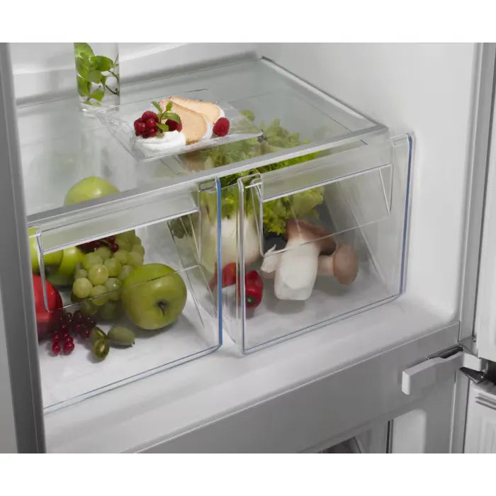 Built-in refrigerator with freezer AEG OSC7N181ES, 257 l, E, No Frost, White, Yes