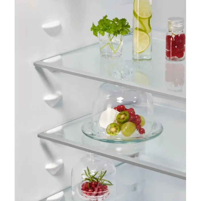 Built-in refrigerator with freezer AEG OSC7N181ES, 257 l, E, No Frost, White, Yes