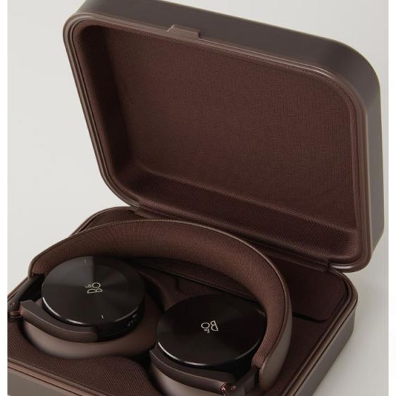 Bang & Olufsen Beoplay H95 Chestnut wireless headphones