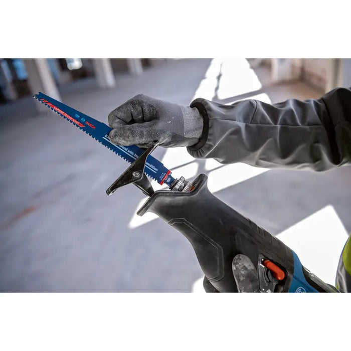 BATTERY BRUSHLESS SANITARY SAW BOSCH PROFESSIONAL GSA 185-LI SOLO - Саблени триони<<<Триони и циркуляри<<<Инструменти и