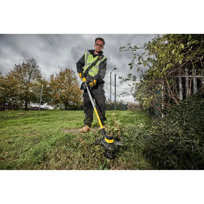 BATTERY BRUSHLESS TRIMMER DEWALT DCM561P1-QW SET 18 V NUMBER OF BATTERIES 1 5.00 Ah CUTTING WIDTH 33.00 cm
