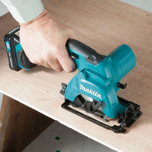 BATTERY CIRCULAR MAKITA HS301DZ - Ръчни циркуляри<<<Триони и циркуляри<<<Инструменти и железария<<<Praktiker