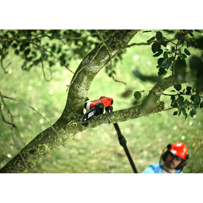BATTERY TELESCOPIC CHAINSAW SKIL GV1E0650CA 18 V NUMBER OF BATTERIES 1 2.00 Ah BAR LENGTH 20.00 cm - Електрически и