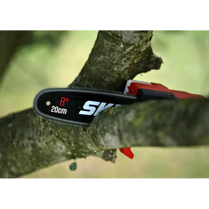 BATTERY TELESCOPIC CHAINSAW SKIL GV1E0650CA 18 V NUMBER OF BATTERIES 1 2.00 Ah BAR LENGTH 20.00 cm - Електрически и