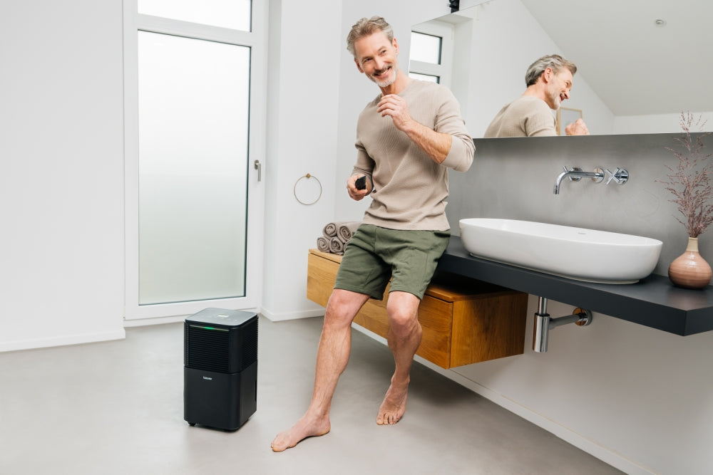 Beurer LE 150 Air Dehumidifier, up to 12 litre/day; rooms  30 m2 (72 m3); Laundry drying function; Removable tank: 2.0 l; Automatic mode; Night mode; Timer;  2 fan levels; Environmentally friendly refrigerant R290