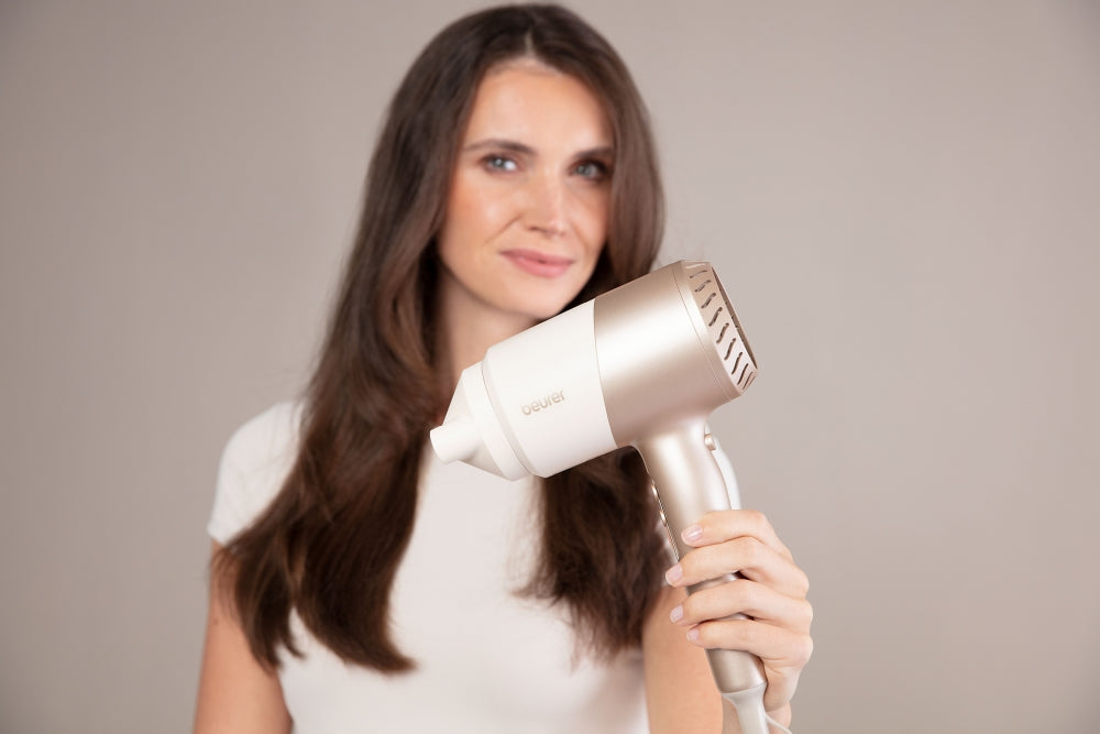 Beurer HC 40 Travel hair dryer, 2000 W, Narrow nozzle attachment, Ion function, 3 heat & blower settings, cold air, Hot-cold alternating mode, Removable safety filter, overheating protection, Bag