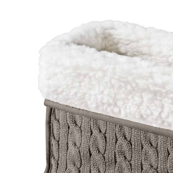 Beurer FWM 45 Massage foot warmer; 2 temperature and massage settings; washeble by hand, 16 Watts; 32(L)x26(B)x26(H)