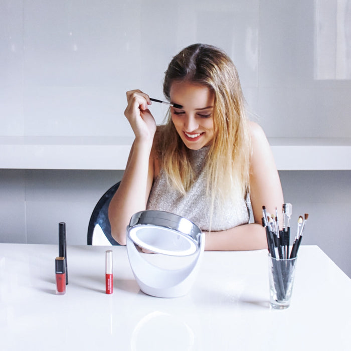 Beurer BS 49 lluminated cosmetic mirror; 12 LEDs; 5 x zoom; 2 mirrors; 11 cm