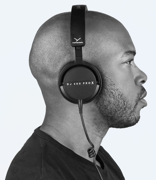Beyerdynamic DJ 300 Pro X - professional DJ headphones with two sets of ear pads
