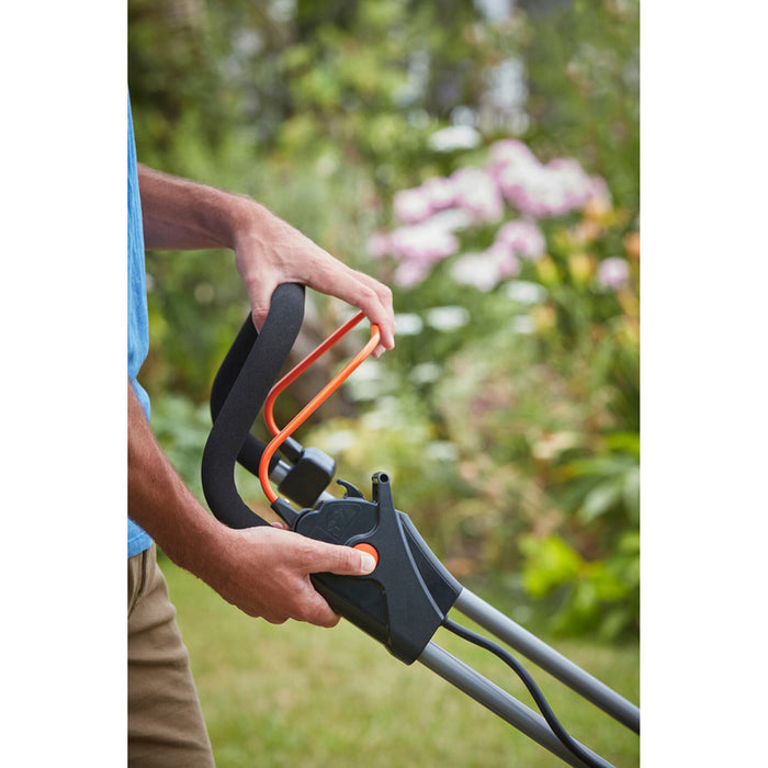 BATTERY MOWER BLACK&DECKER BCMW3318L2-QW 18 V, MOWING WIDTH 33.00 cm, NUMBER OF BATTERIES 2, 2.50 Ah