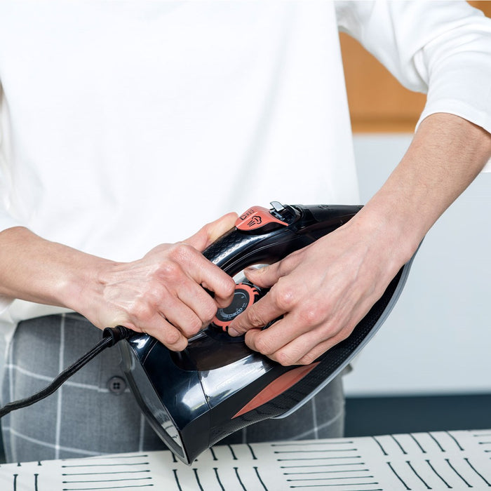 Steam Iron Black & Decker BXIR3000E 3000 W White
