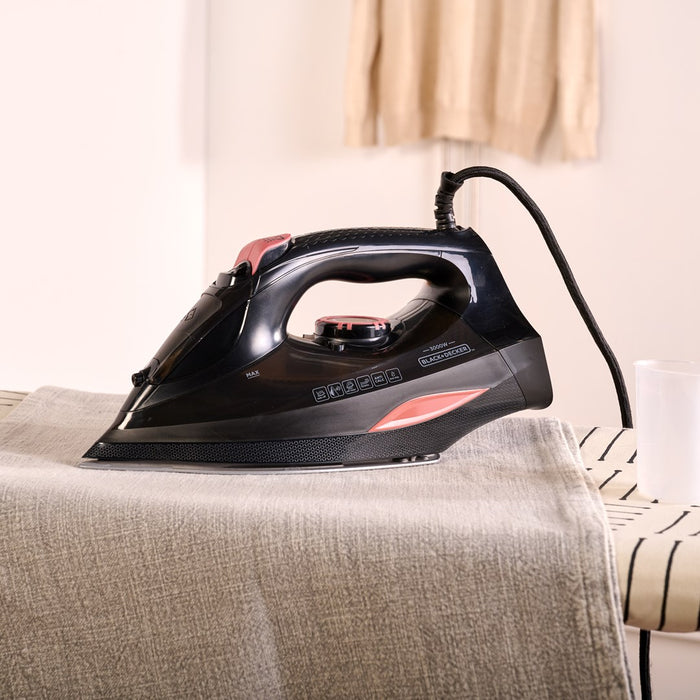 Steam Iron Black & Decker BXIR3000E 3000 W White