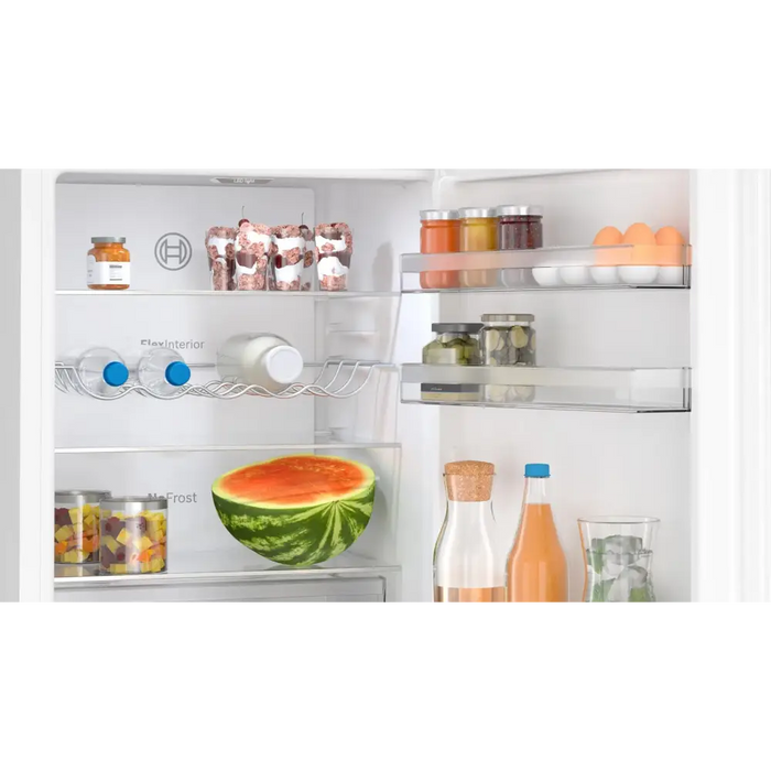Bosch Serie 4 KGN362WDF fridge-freezer Freestanding 321 L D White - Freestanding refrigerator-freezers