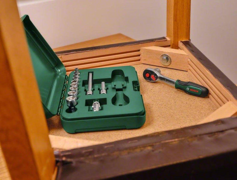 SET OF HAND TOOLS 14H. BOSCH