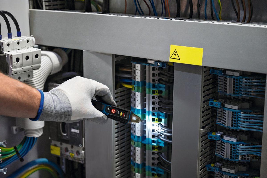 VOLTAGE TESTER BOSCH GVD 1000-17