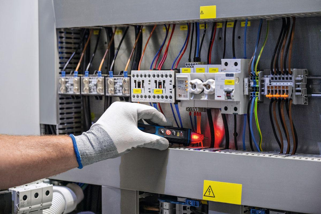 VOLTAGE TESTER BOSCH GVD 1000-17