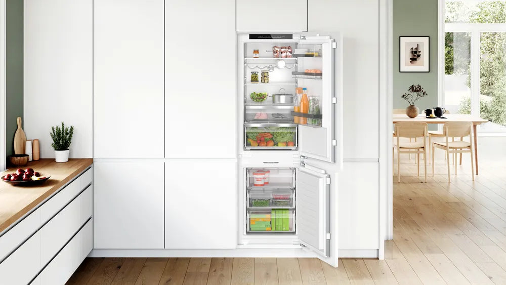 Built-in refrigerator BOSCH KIN86ADD0