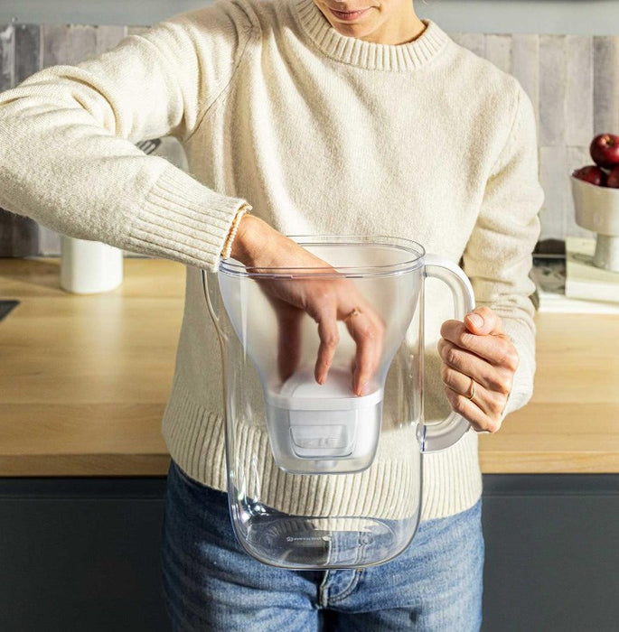 BRITA Style ESSENTIAL XL white filter jug + 3 x MX Pro Pure Performance filter