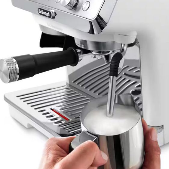 DeLonghi La Specialista Arte EC9155.W coffee machine