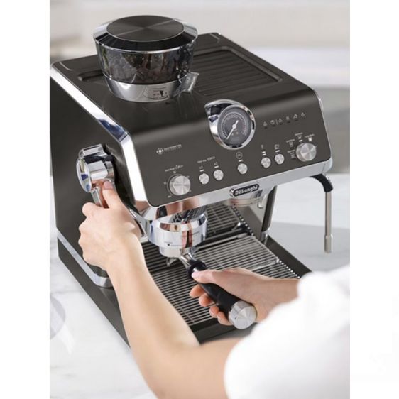 Coffee machine DeLonghi La Specialista Opera EC9555.BK