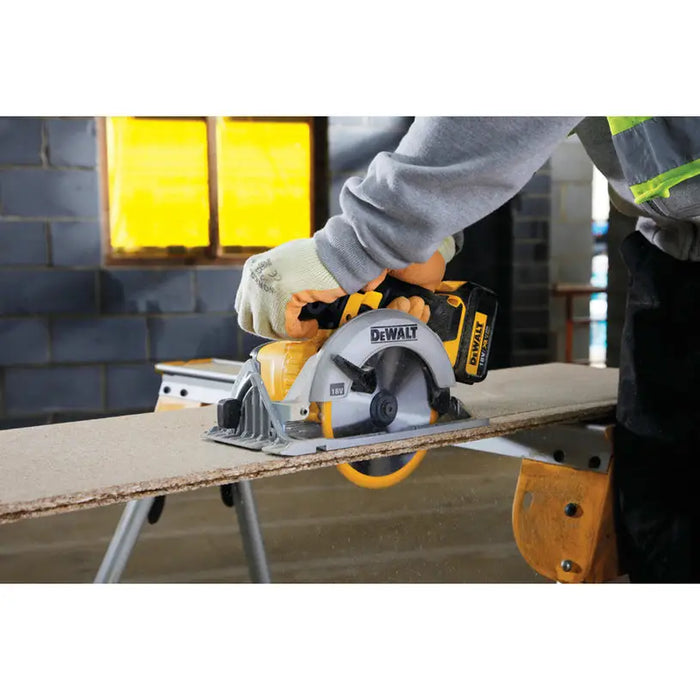 DEWALT DCS391N-XJ CORDLESS HAND CIRCULAR - Ръчни циркуляри<<<Триони и циркуляри<<<Инструменти и