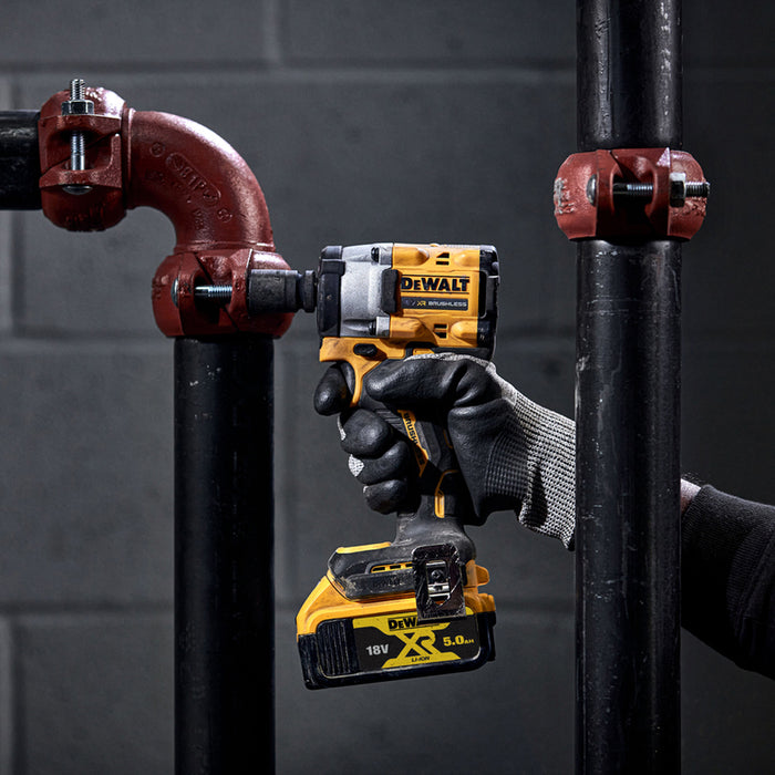 CORDLESS IMPACT WRENCH DEWALT DCF922P2T-QW 18 V, NUMBER OF BATTERIES 2, BATTERY CAPACITY 5.00 Ah, CASE