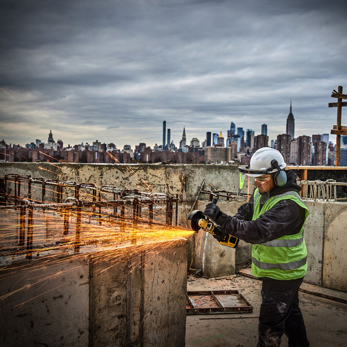 CORDLESS BRUSHLESS ANGLE GRINDER DEWALT DCG405P2-QW 18 V, CASE, 125 mm, 5.00 Ah, NUMBER OF BATTERIES 2