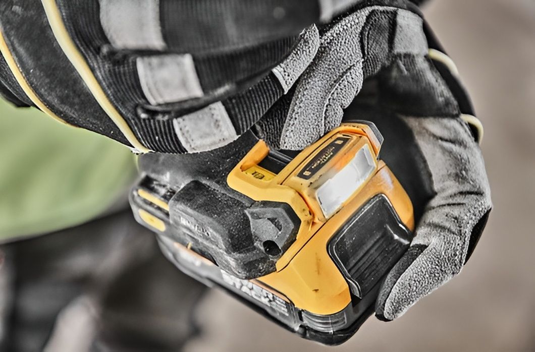 DEWALT DCD805NT-XJ CORDLESS BRUSHLESS IMPACT DRILL 18 V, 90.00 nm, WITHOUT BATTERY AND CHARGER, CASE