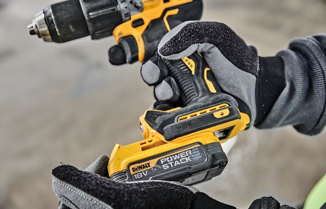 DEWALT DCD805NT-XJ CORDLESS BRUSHLESS IMPACT DRILL 18 V, 90.00 nm, WITHOUT BATTERY AND CHARGER, CASE