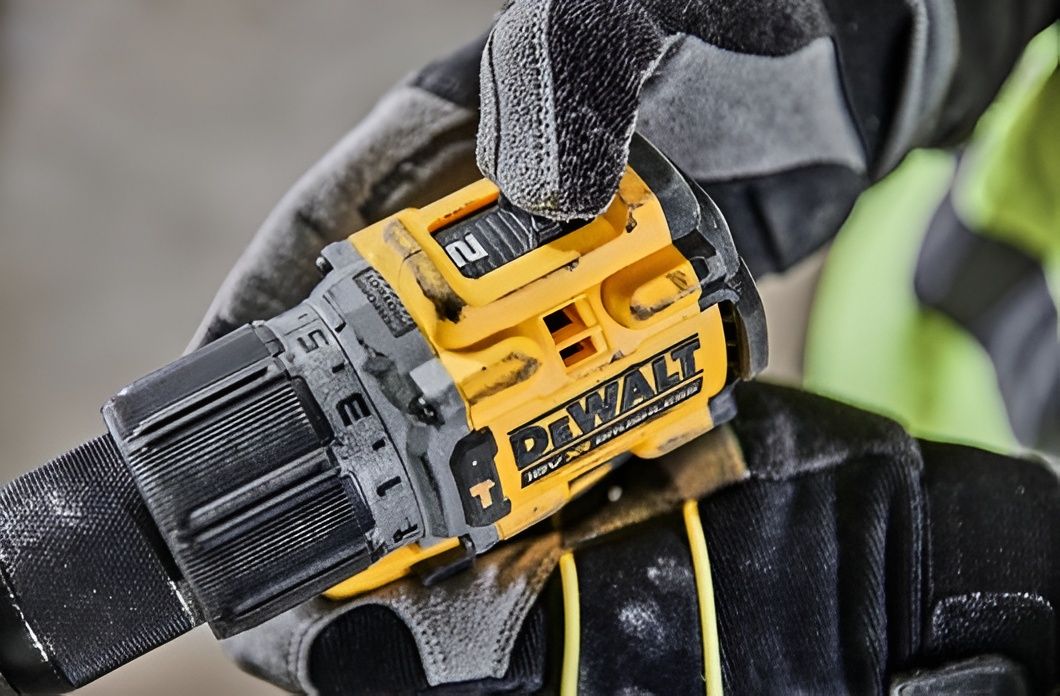 DEWALT DCD805NT-XJ CORDLESS BRUSHLESS IMPACT DRILL 18 V, 90.00 nm, WITHOUT BATTERY AND CHARGER, CASE