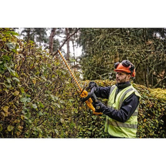 55cm hedge trimmer, 18V DCMHT563P1 DEWALT
