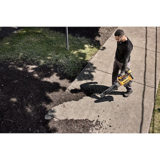 DeWALT DCMBL777N-XJ leaf blower 54 V 258 km/h