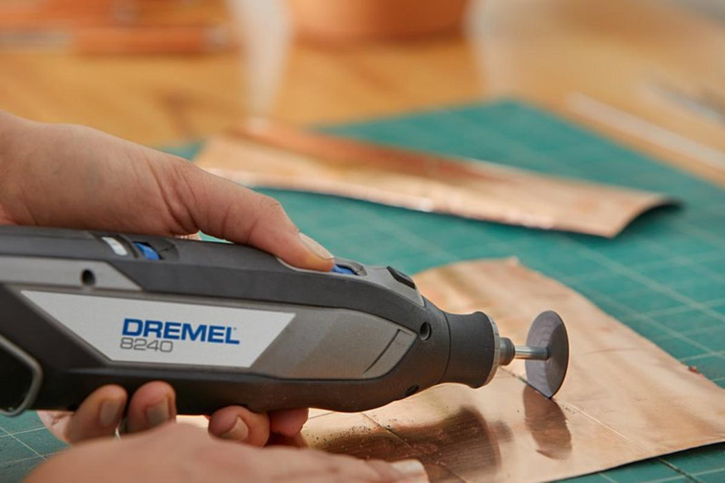 DREMEL 8240 MULTIFUNCTIONAL TOOL