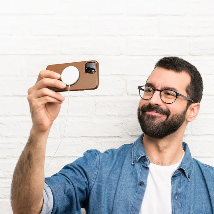 Dux Ducis Grit Leather Case for iPhone 14 Elegant Faux Leather Cover (MagSafe Compatible) Brown - Cell phone cases