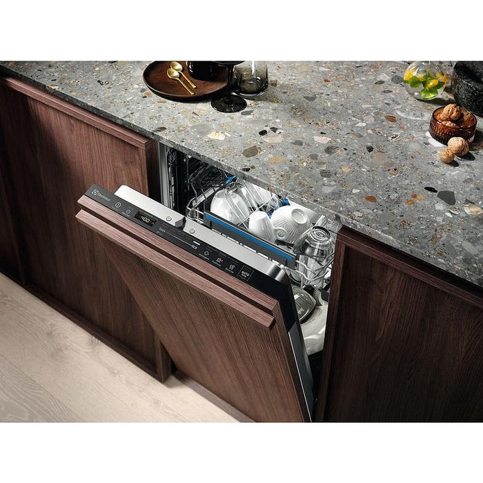 Built-in dishwasher Electrolux EEG62310L, 9 sets, D, 450 W, mm