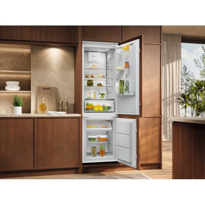 Built-in refrigerator with freezer Electrolux ENA7CE18S3, 248 l, E, No Frost, White, Yes