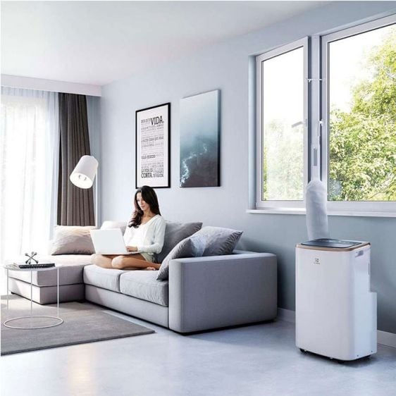 Mobile air conditioner and dehumidifier ELECTROLUX EXP26U758CW, Chillflex Pro Gold, 9000 BTU/h, 60 db, A++