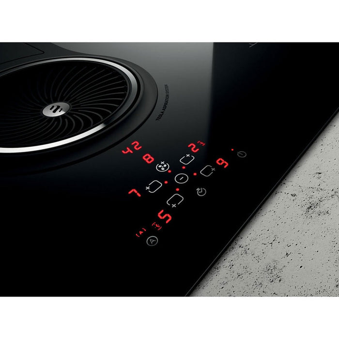 Built-in Induction Cooktop with ELICA NIKOLATESLA BL/A/83 hood