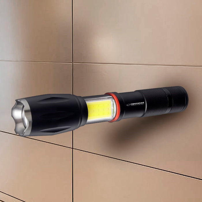 Esperanza Dione Black Hand flashlight LED