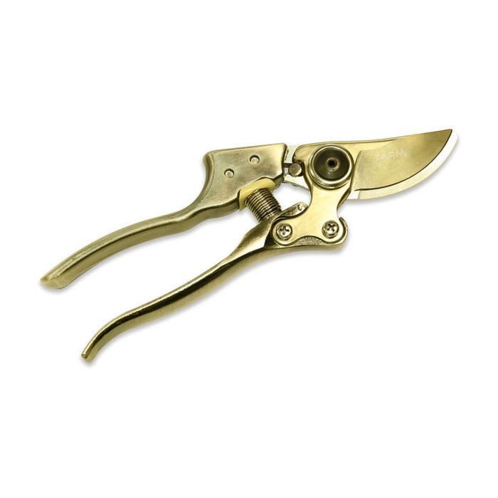 VINEYARD SCISSORS FARM