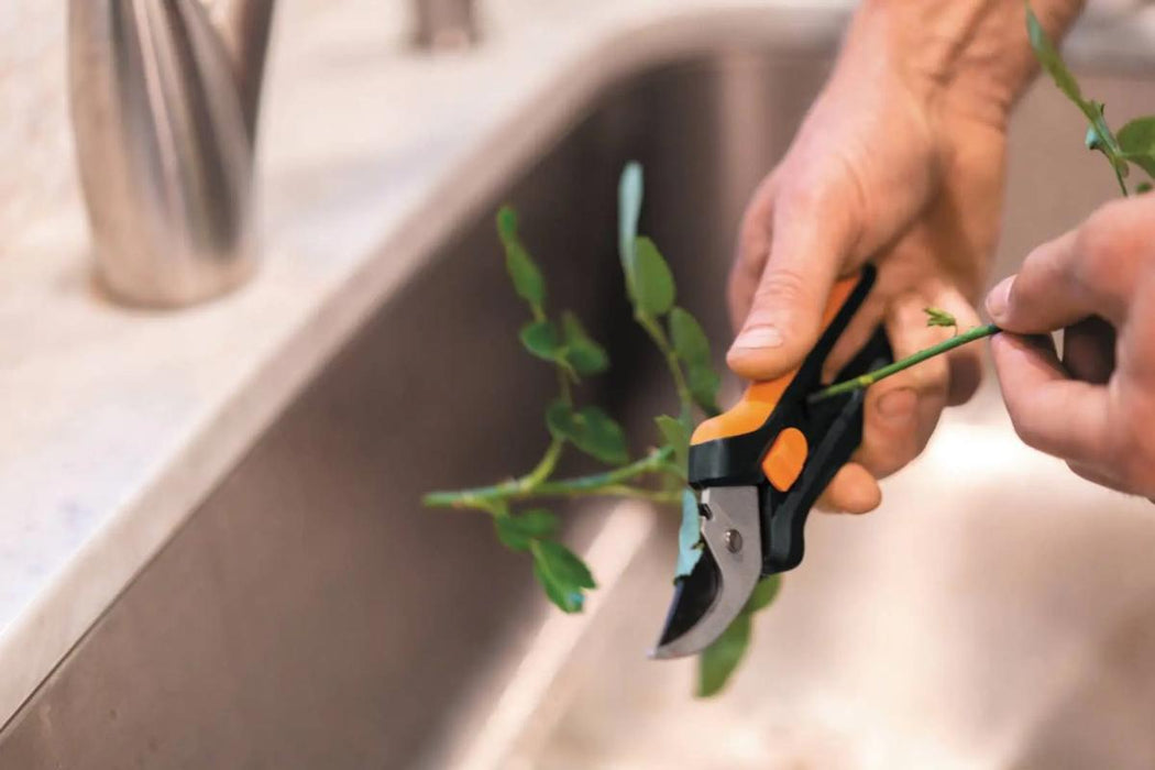 FISKARS SOLID SP141 FLOWER SCISSORS